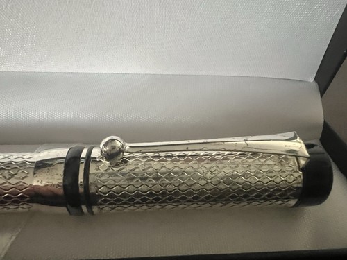 Penna stilografica guillocchè