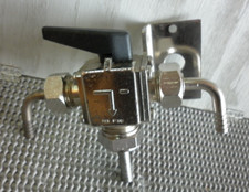 Rubinetto da pannello per sanificare i tubi birra, vino ecc - Lotto 76