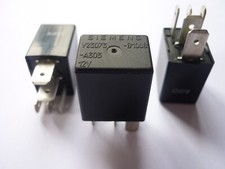 V23073-B1008-A303; Relè
