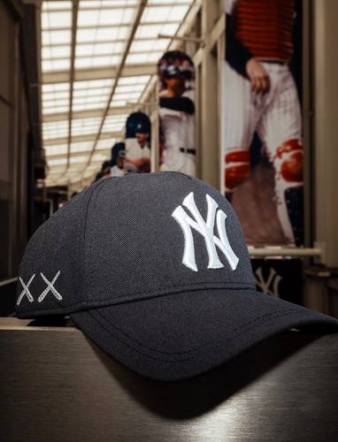 Cappello kaws yankees in - kaws,