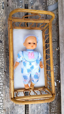 VINTAGE CULLA IN VIMINI ANNI 50 CON BAMBOLA D'EPOCA-MADE IN ITALY