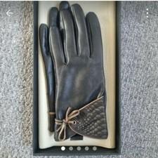 Nuovo con etichette. Guanti in