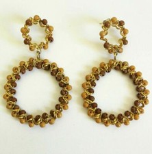 Orecchini cerchi pendenti bigiotteria vintage anni 80 perle legno metallo dorato