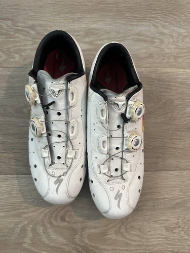 Specialized shoes limited - 74,