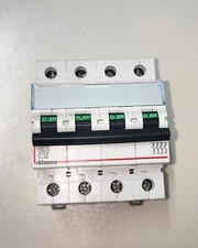 Bticino FH84C32  Interruttore magnetotermico BTDIN100 4P curva C - In= 32A