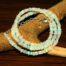 Collana di pietre preziose