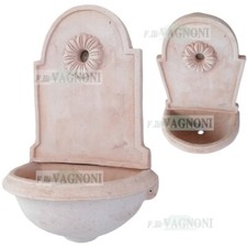 Fontana Fontanella a parete muro in terracotta esterno giardino toscana fountain