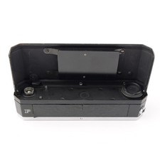 Nikon F36 motore posteriore