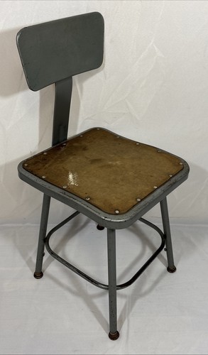 Sgabello industriale vintage