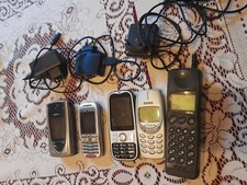 stock telefoni cellulari vintage  alimentatori materiale per parti di ricambio
