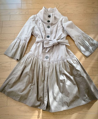 Cappotto trench svasato
