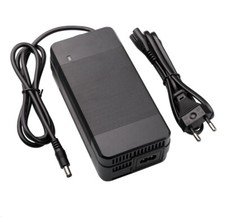 Alimentatore carica batteria