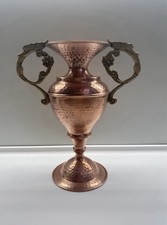 Vaso in rame martellato.