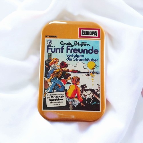 Fünf freunde verfolgen - fünf, …