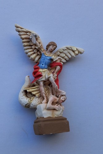 Statua san michele - statua,