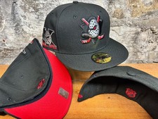 ESCLUSIVO CAPPELLO ADERENTE