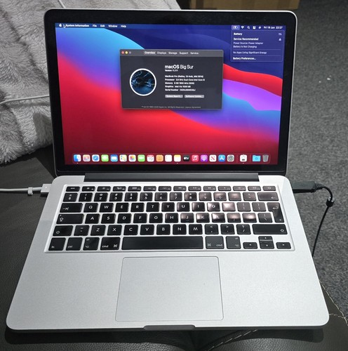 Apple macbook pro - apple, (metà)