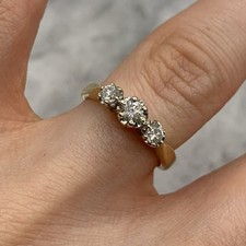 Anello trilogy oro 9 ct