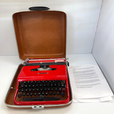 Olivetti Lettera 22 Typewriter