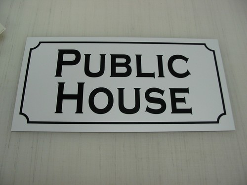 Casa pubblica insegna - pubblica, metallo