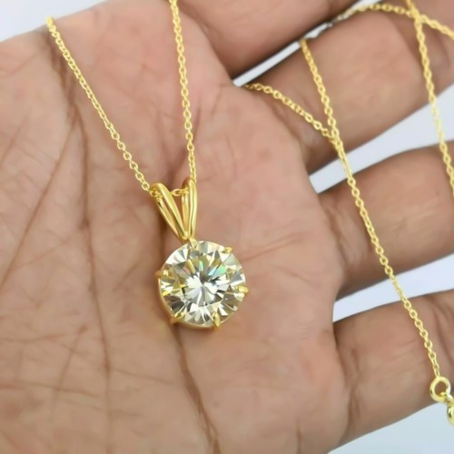 Ciondolo solitario diamante