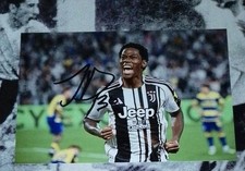 AUTOGRAPH Jonathan David PHOTO