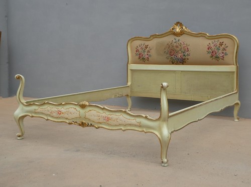 Letto matrimoniale laccato - , in