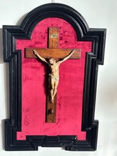 Antico crocifisso in legno