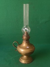 ANTICA LAMPADA A OLIO PETROLIO LUME LANTERNA OTTONE PARALUME VETRO VINTAGE. CV19