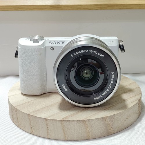 Fotocamera digitale mirrorless