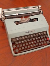 Macchina da scrivere Olivetti