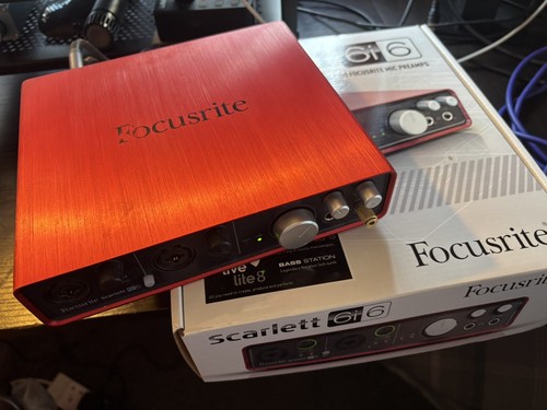 Focusrite scarlett 6i6 - scarlett,