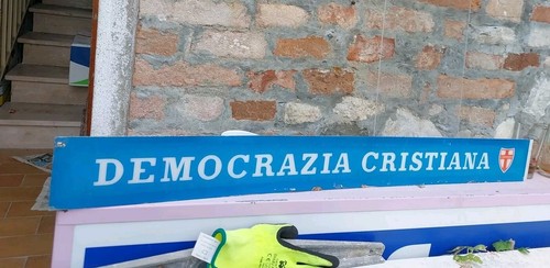 Insegna plexiglas democrazia - insegna,
