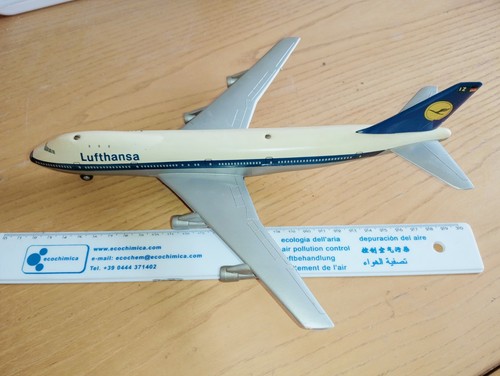 Schuco 1025 boeing 747 - 1025,
