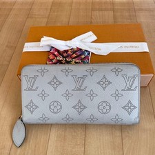 Louis Vuitton Mahina Blume