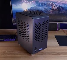 Case PC Compatto Custom SXM2