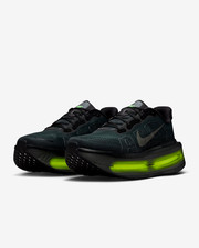HQ2050-001 Nike Vomero Premium Black Coal Black Volt Iron Grey (uomo)