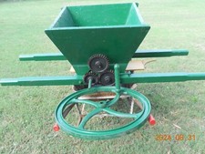 attrezzi per fare il vino: torchio, pigiatrice deraspatrice marca Pietro Laverda