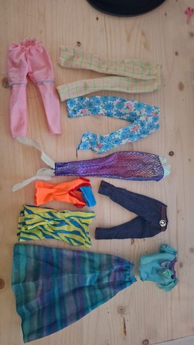 Lotto vestiti accessori