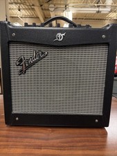 FENDER MUSTANG 1 (V2)
