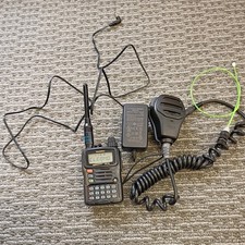 Yaesu VX-6 palmare