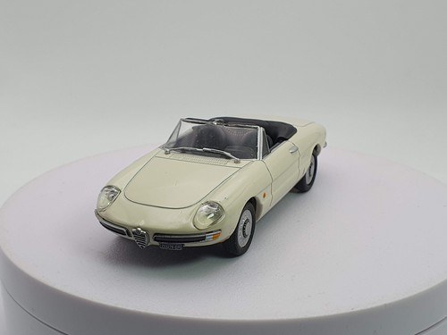 Alfa romeo duetto - romeo,