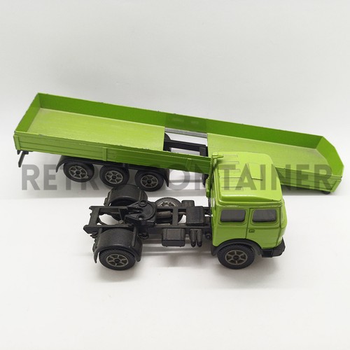 Die cast car - car,