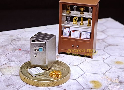 Miniatura antico armadio - 1/64,