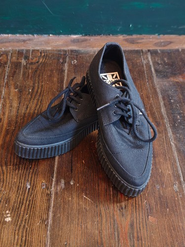 Creepers tela tuk - in,
