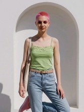 Top con bordo in pizzo, taglia