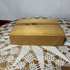 Scatola in legno fatta a mano