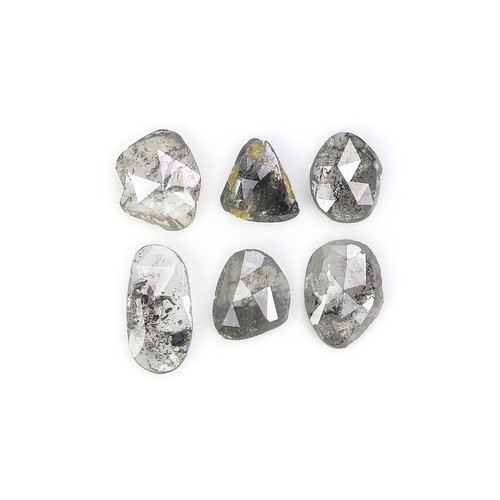 Diamante naturale forma di - a,