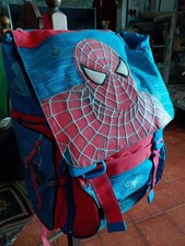 SPIDERMAN UOMO RAGNO zaino grande usato. Ben tenuto rosso con frontale 3D.