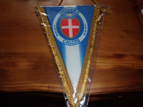 Gagliardetto calcio novara - gagliardetto,